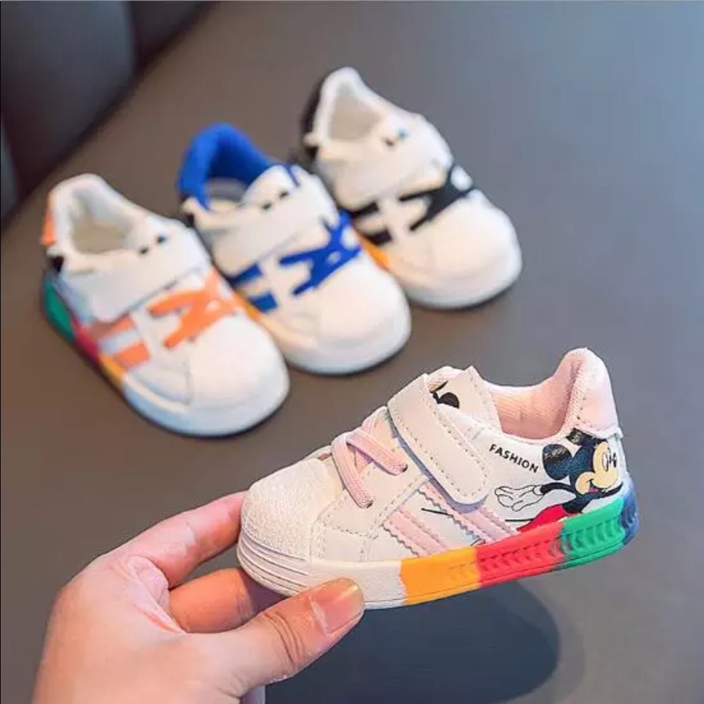 Mickey Mouse shoes - Picture 3 of 3